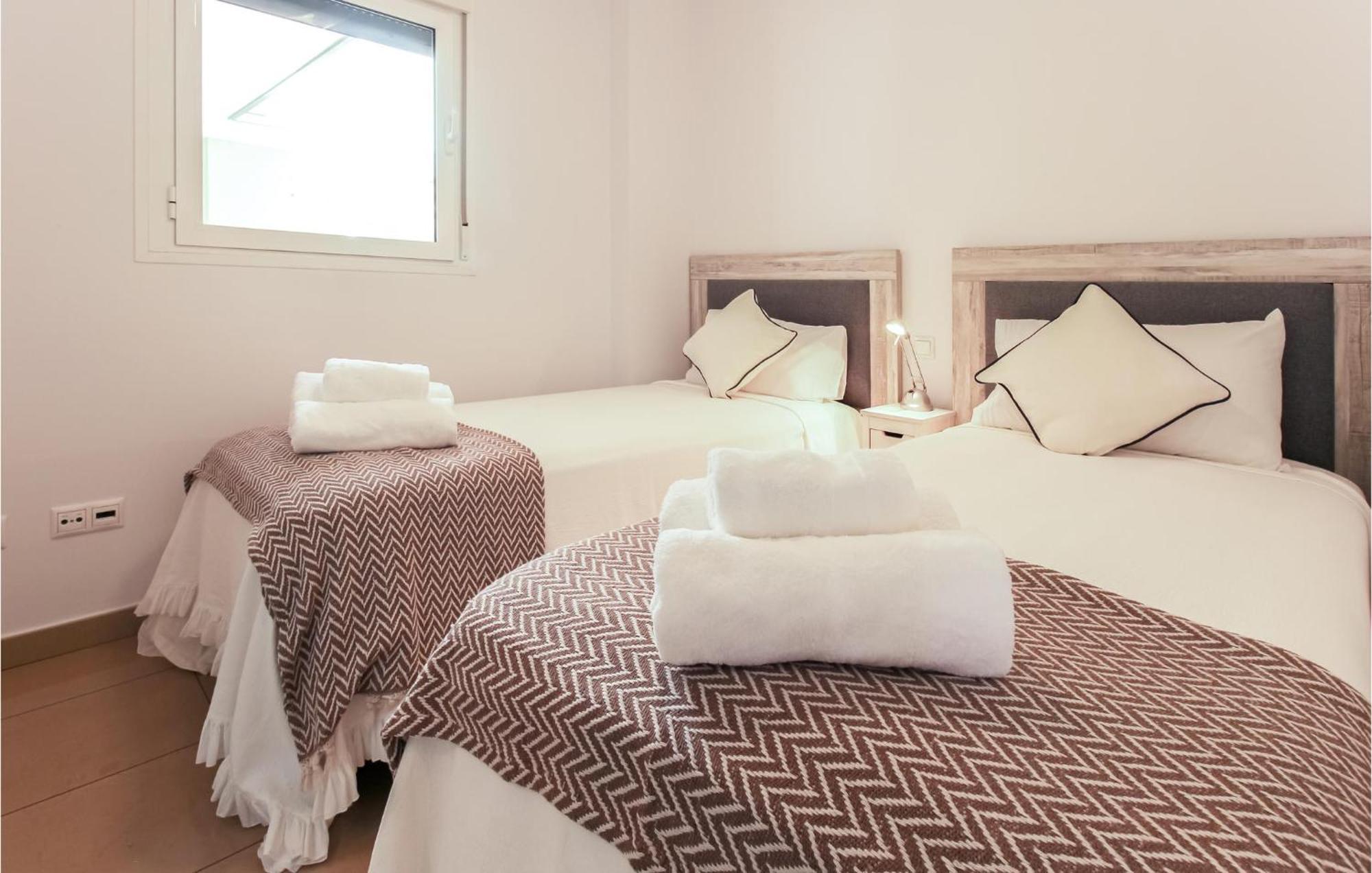 Awesome Apartment In Orihuela With Kitchen Playa Flamenca Dış mekan fotoğraf
