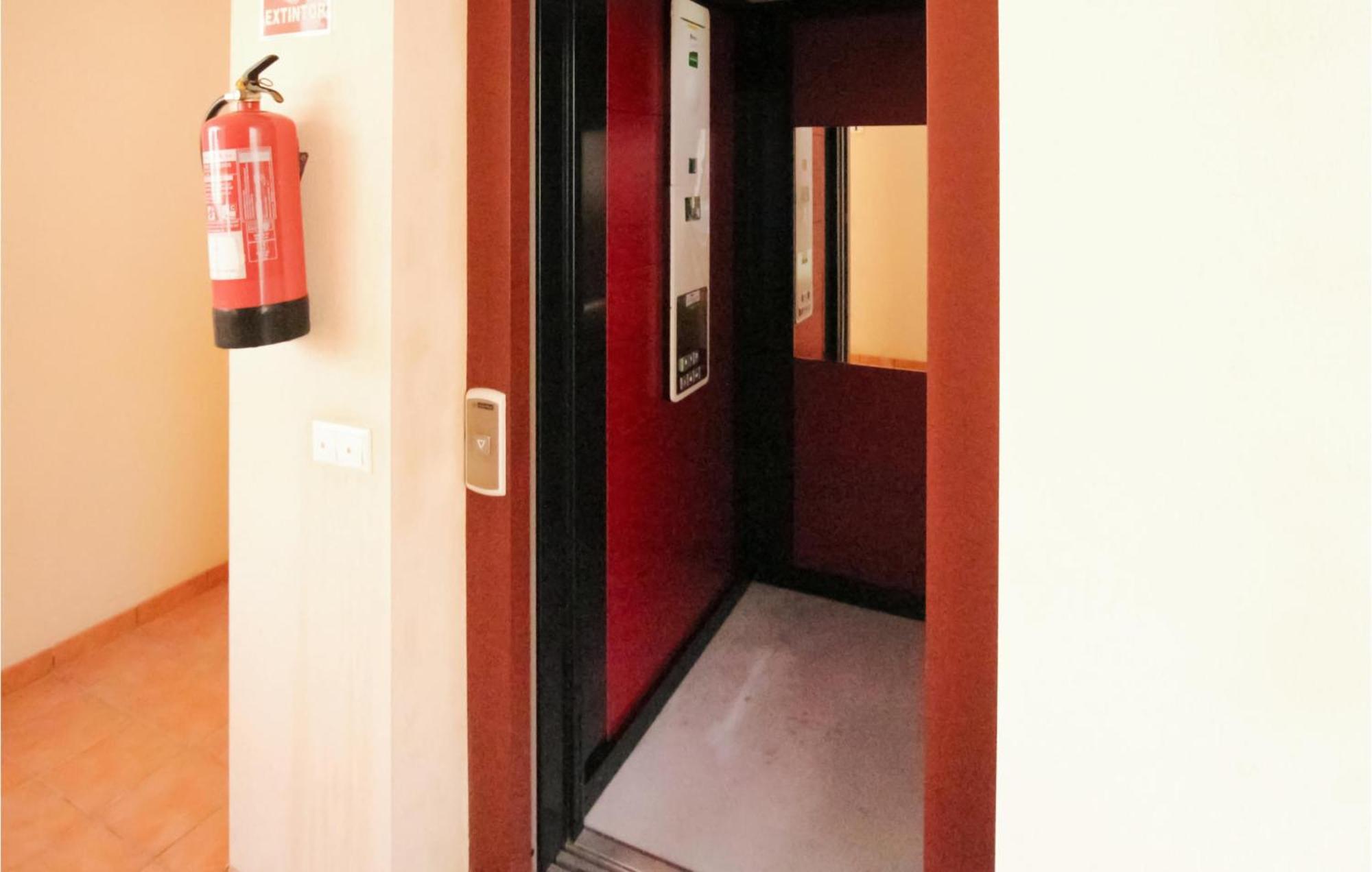 Awesome Apartment In Orihuela With Kitchen Playa Flamenca Dış mekan fotoğraf